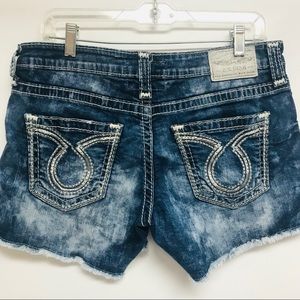 Big Star Shorts - BIG STAR women’s LIV denim cut off shorts Sz 31 Big Star Shorts - BIG STAR women’s LIV denim cut off shorts Sz 31